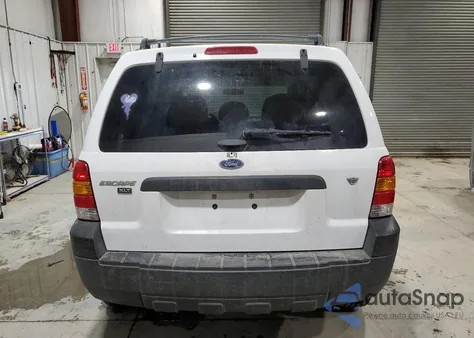 2006 Ford Escape Xlt from USA, damaged, VIN 1FMYU93196KB87103